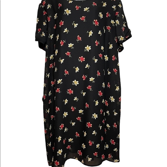 Jeffery & Dara plus size short sleeve floral dress - Picture 3 of 9